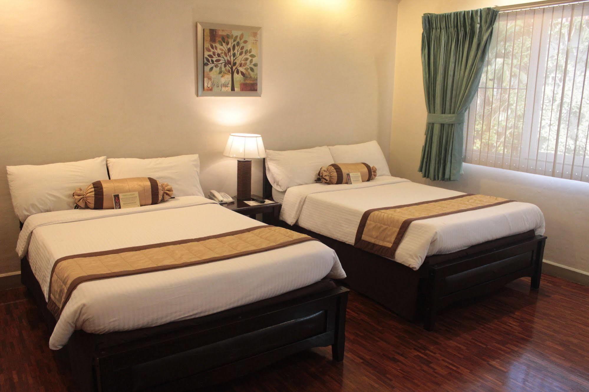 Casa Pura Inn And Suites Quezon City Exterior foto