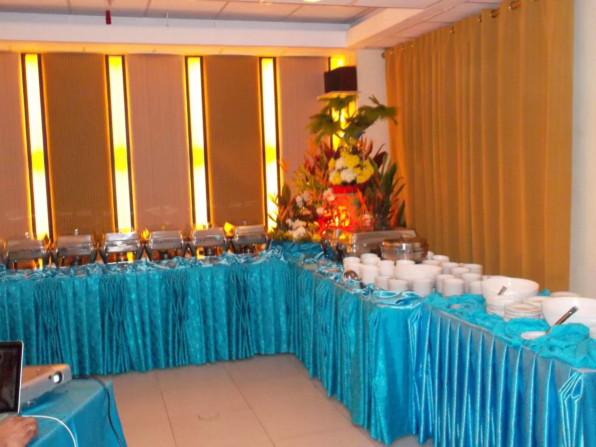Casa Pura Inn And Suites Quezon City Exterior foto