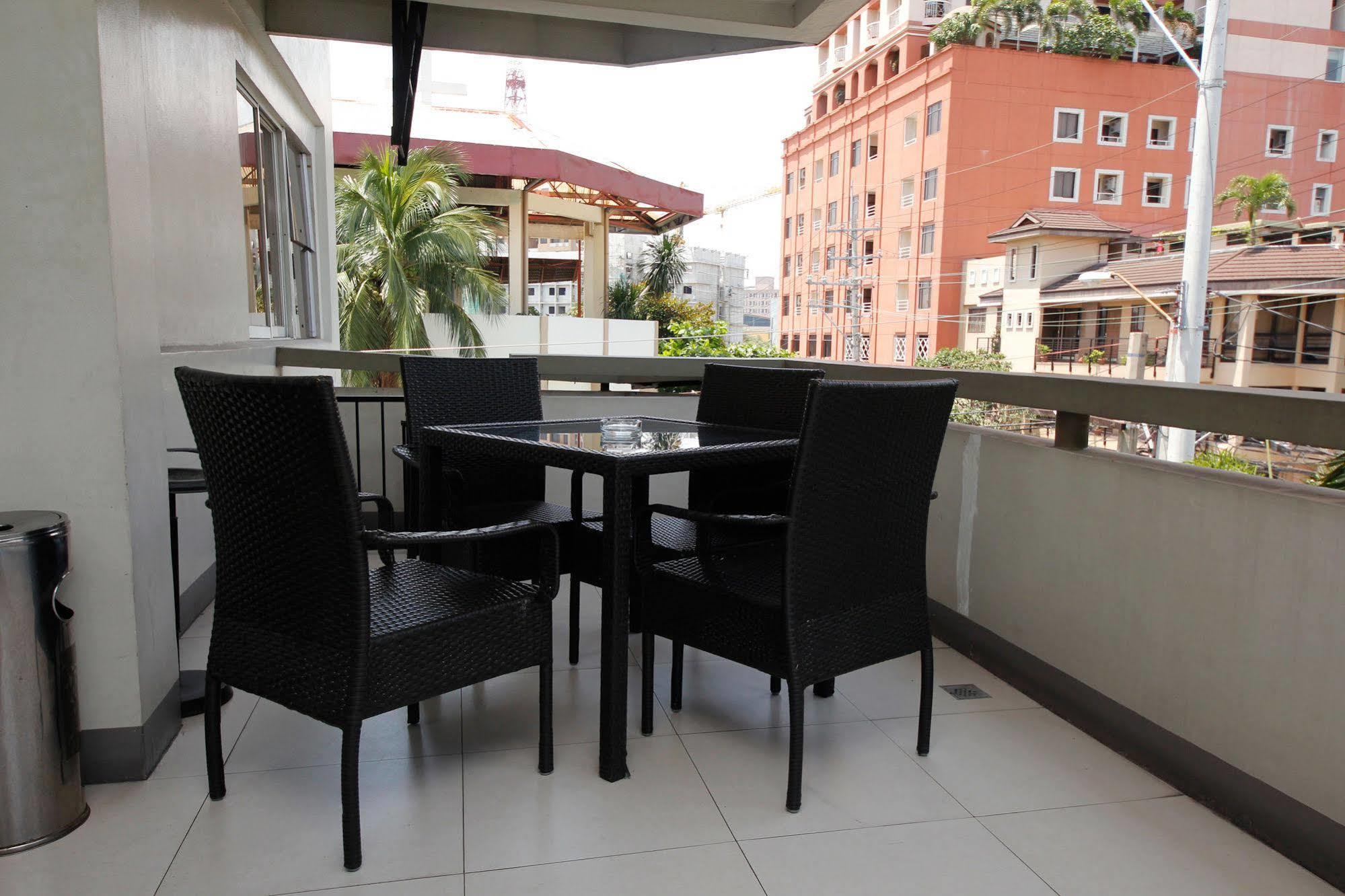 Casa Pura Inn And Suites Quezon City Exterior foto