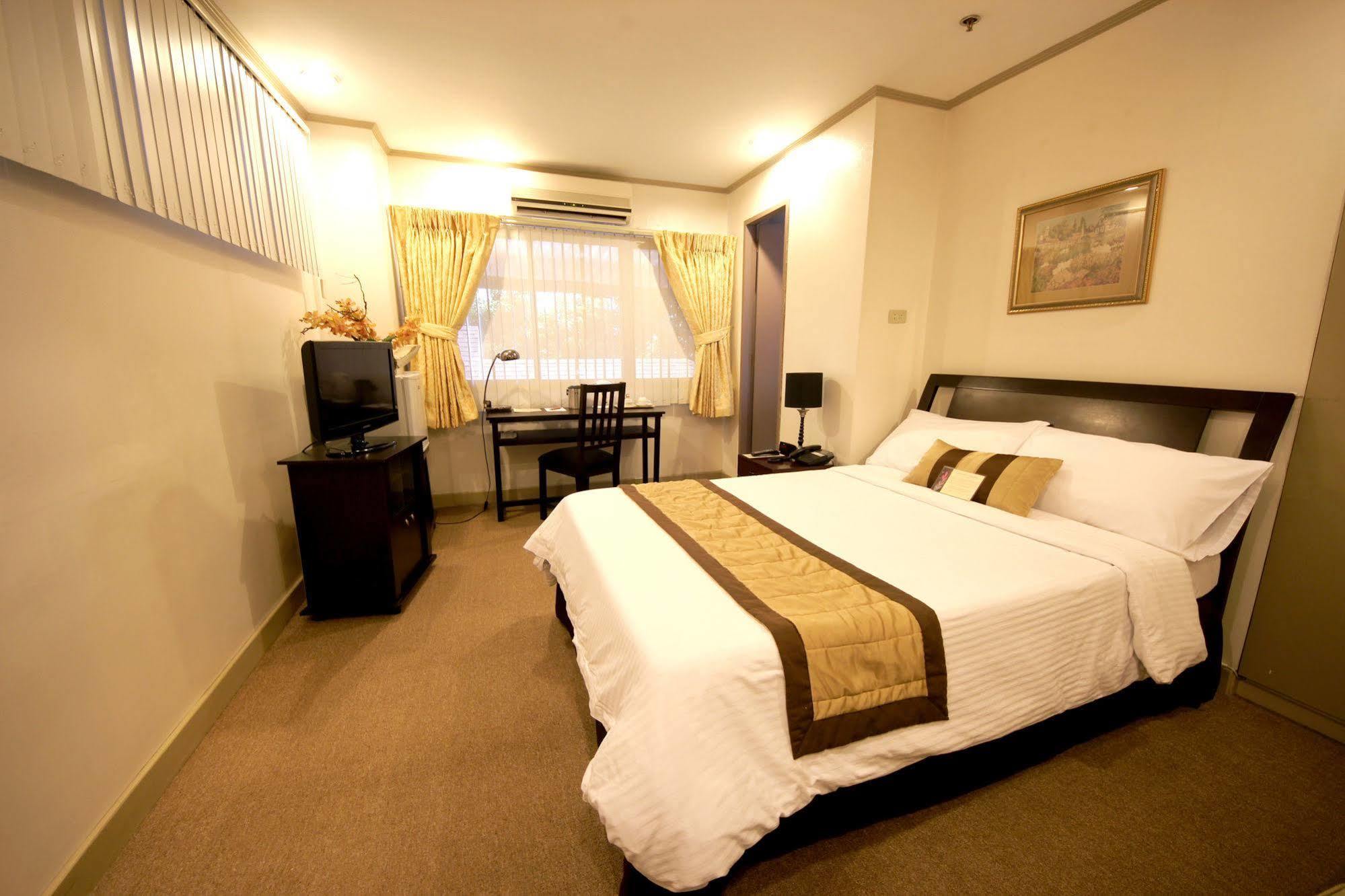 Casa Pura Inn And Suites Quezon City Exterior foto